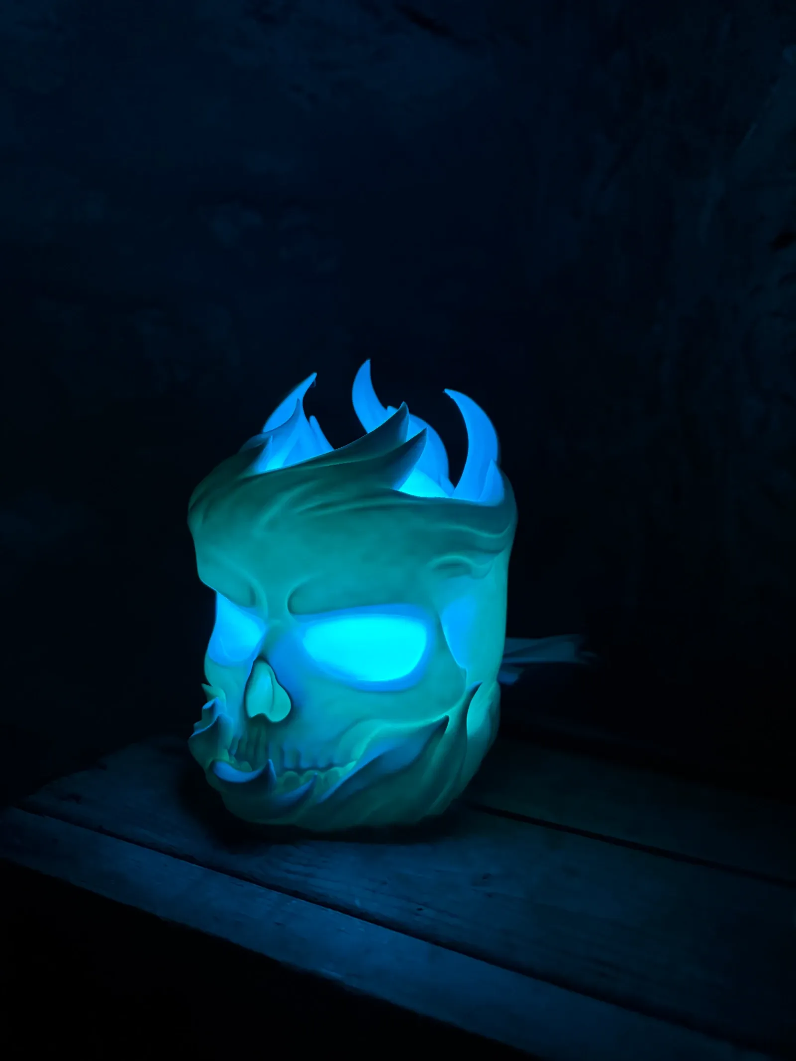 Lampe Crâne flamboyant – Sphère lumineuse imprimée en 3D